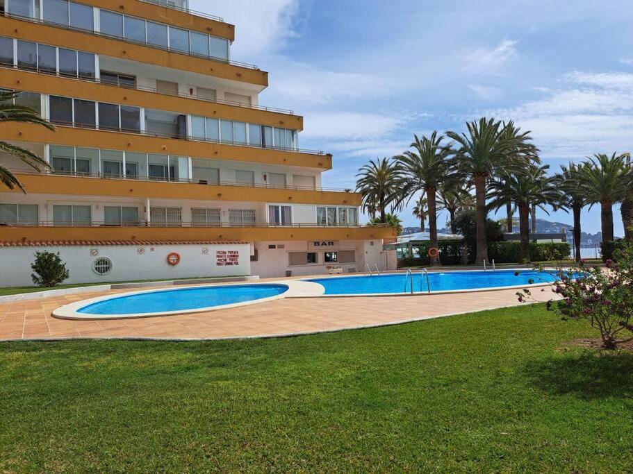 Holiday Center Apartamento Vistas Mar, Acceso Directo Playa Y Piscina Roses Dış mekan fotoğraf